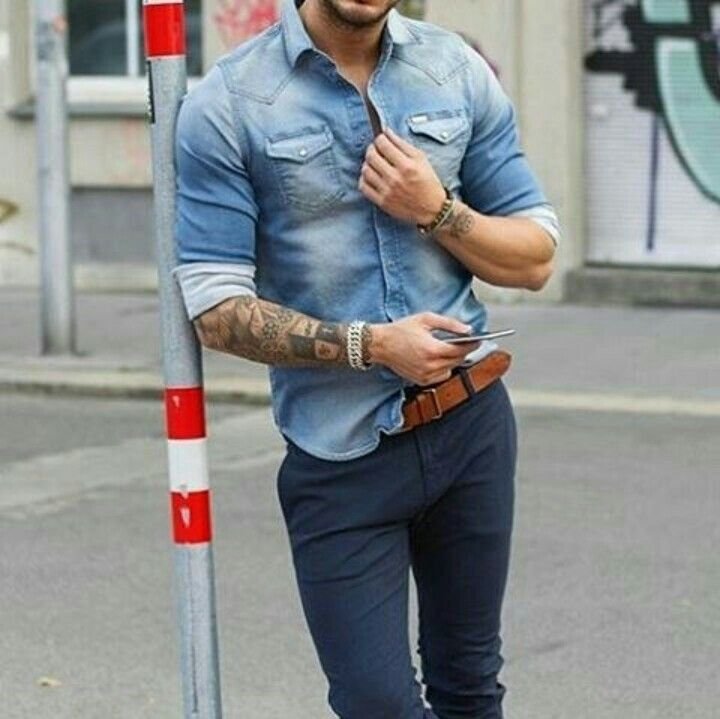 shirts to look more muscular