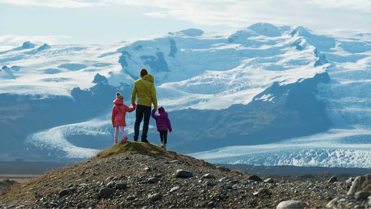 Family travelling in Iceland