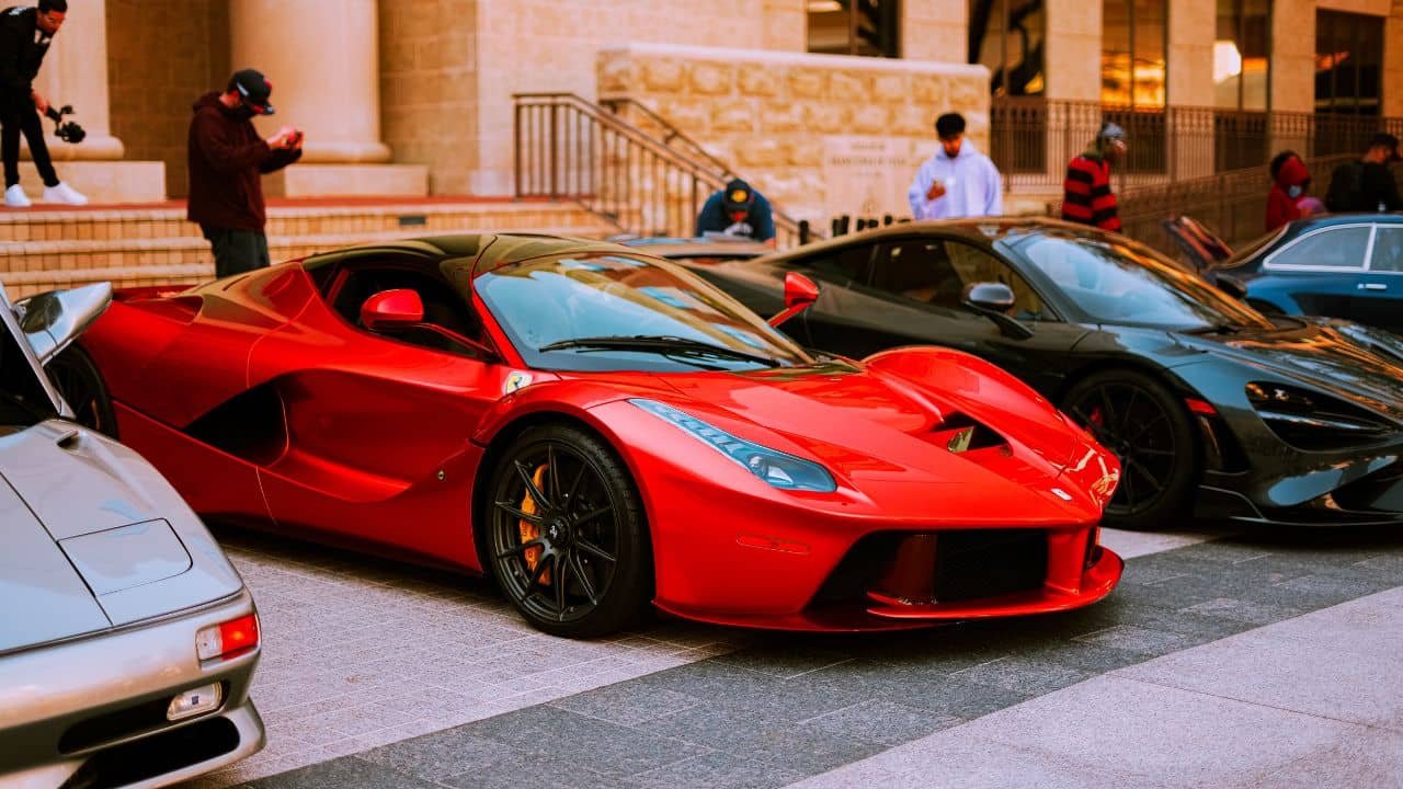 How To Choose The Right Luxury Car For You