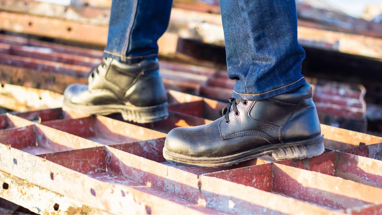 Safety Shoes Market Set to Skyrocket To A Whopping USD 1.64 Billion By 2026